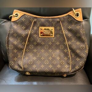 Discontinued Vintage Louis Vuitton Galliera PM